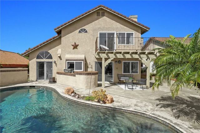 3332 Fallenleaf, Corona, CA 92882
