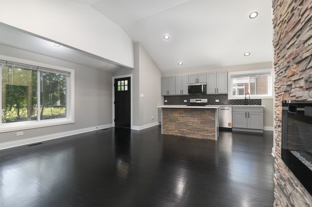 12522 S Racine Avenue, Calumet Park, IL 60827