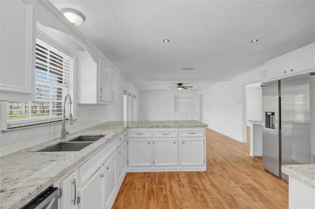 1618 W 10th Street, Freeport, TX 77541