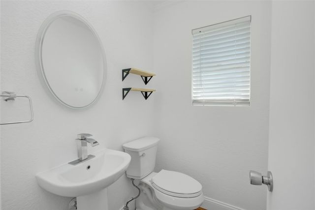 1618 W 10th Street, Freeport, TX 77541