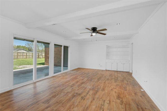 1618 W 10th Street, Freeport, TX 77541