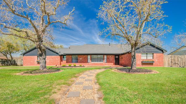 1618 W 10th Street, Freeport, TX 77541