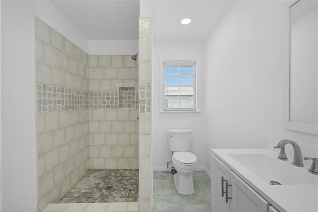 1618 W 10th Street, Freeport, TX 77541