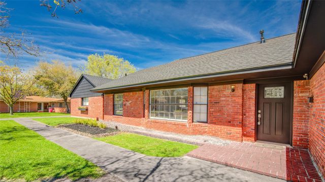 1618 W 10th Street, Freeport, TX 77541