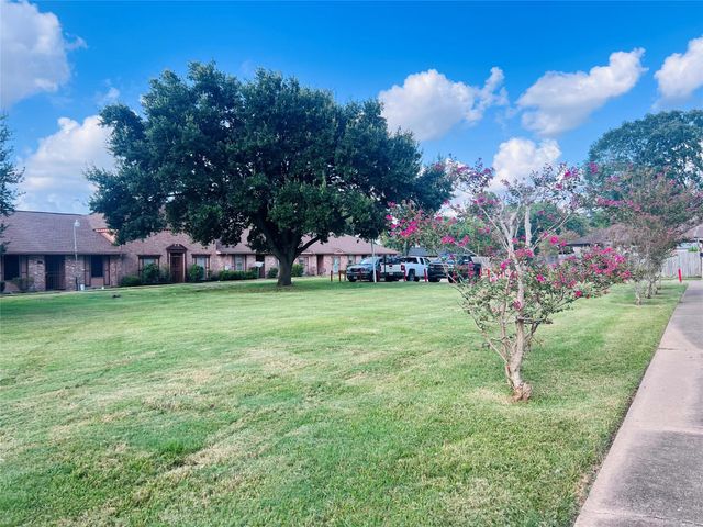 7423 Cook Road, Houston, TX 77072