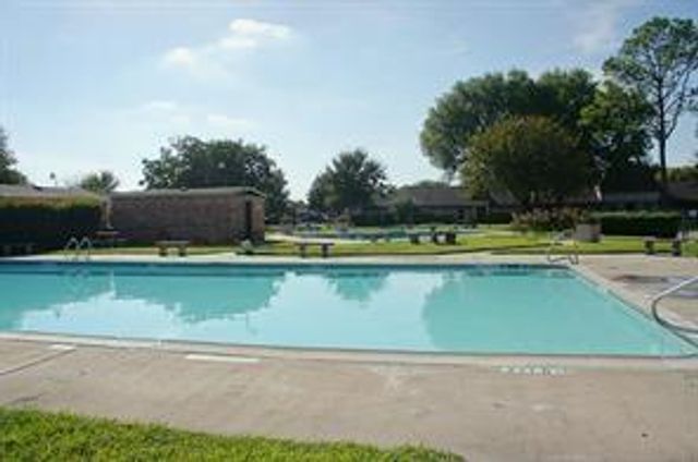 7423 Cook Road, Houston, TX 77072