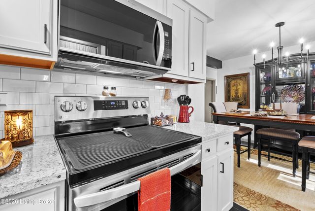 9906 Sunkist Way, Louisville, KY 40272