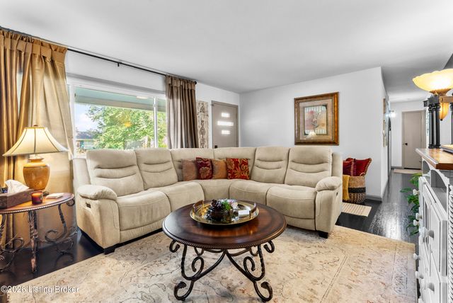 9906 Sunkist Way, Louisville, KY 40272