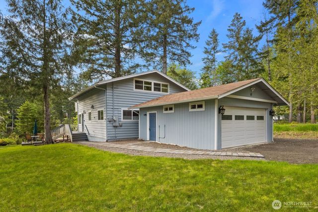 61 E Orchard Beach Drive, Grapeview, WA 98546