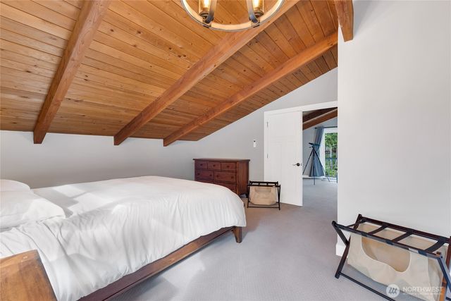 61 E Orchard Beach Drive, Grapeview, WA 98546