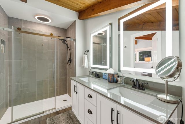 61 E Orchard Beach Drive, Grapeview, WA 98546
