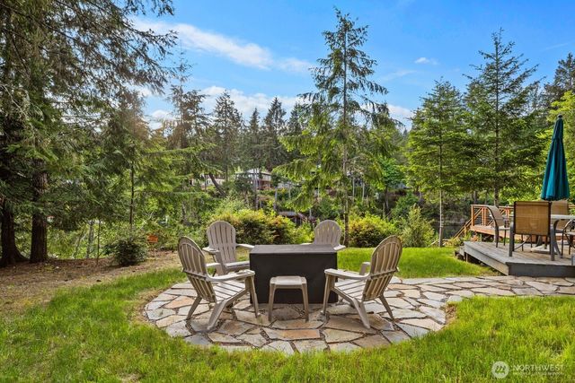 61 E Orchard Beach Drive, Grapeview, WA 98546