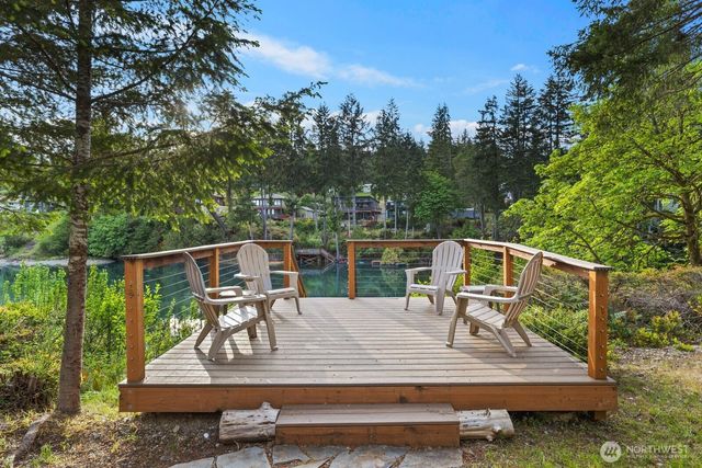 61 E Orchard Beach Drive, Grapeview, WA 98546