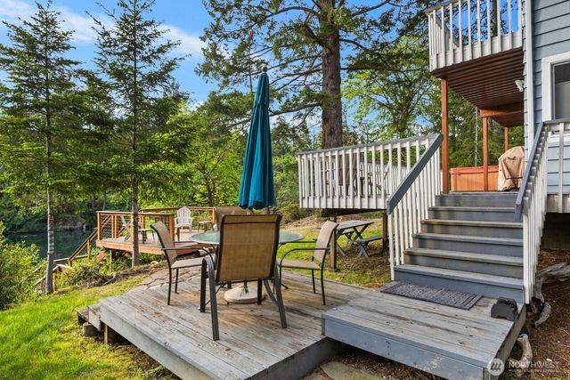 61 E Orchard Beach Drive, Grapeview, WA 98546