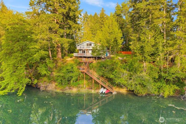 61 E Orchard Beach Drive, Grapeview, WA 98546
