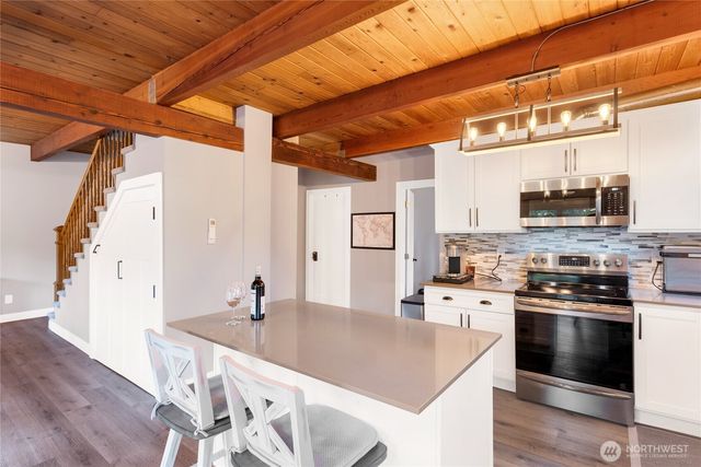 61 E Orchard Beach Drive, Grapeview, WA 98546