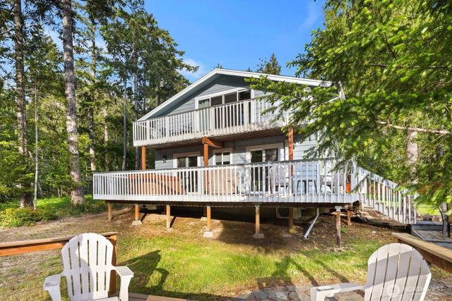 61 E Orchard Beach Drive, Grapeview, WA 98546