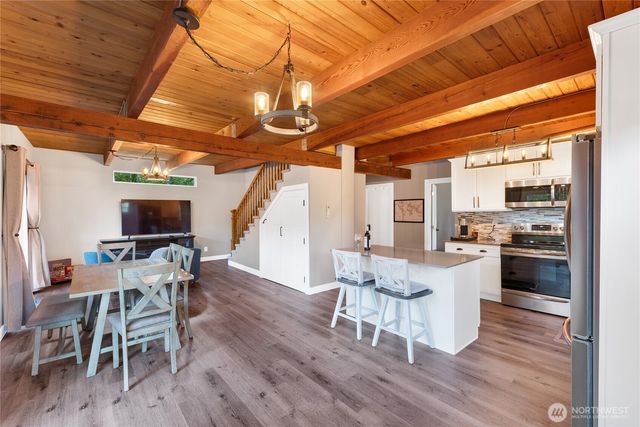 61 E Orchard Beach Drive, Grapeview, WA 98546