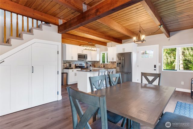 61 E Orchard Beach Drive, Grapeview, WA 98546