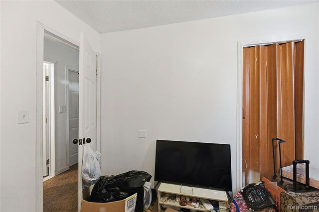 6075 Ashton Avenue, Detroit, MI 48228