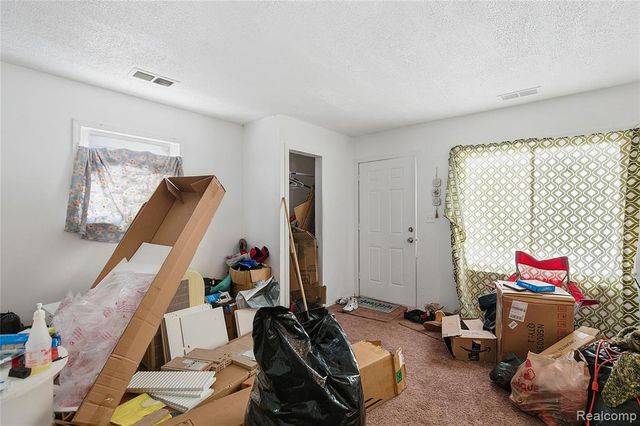 6075 Ashton Avenue, Detroit, MI 48228