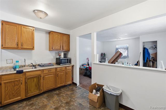 6075 Ashton Avenue, Detroit, MI 48228