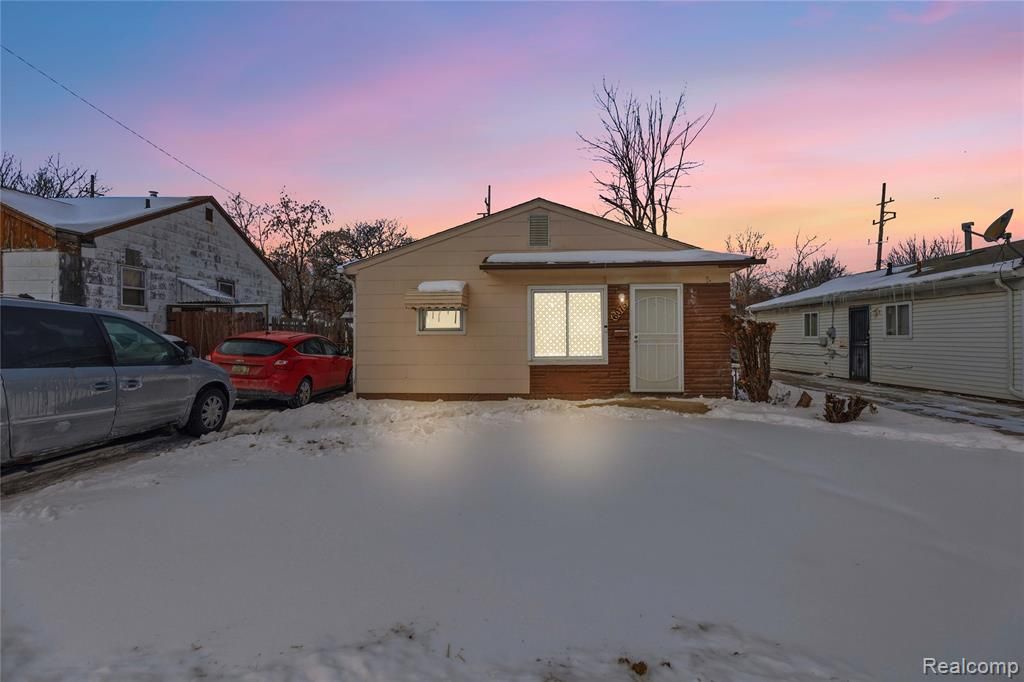 6075 Ashton Avenue, Detroit, MI 48228