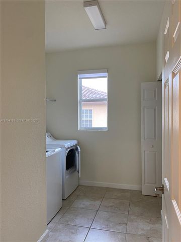 17001 SW 90th Ter 1, Miami, FL 33196