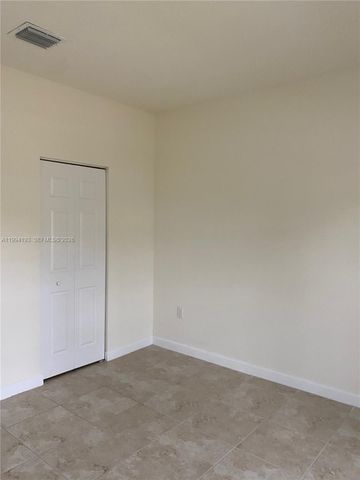 17001 SW 90th Ter 1, Miami, FL 33196