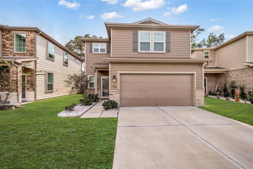 7306 Madison Commons Lane, Houston, TX 77075