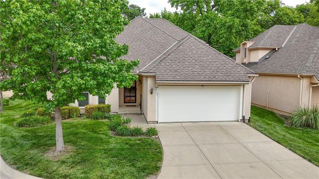 9174 W 102nd Terrace, Overland Park, KS 66212