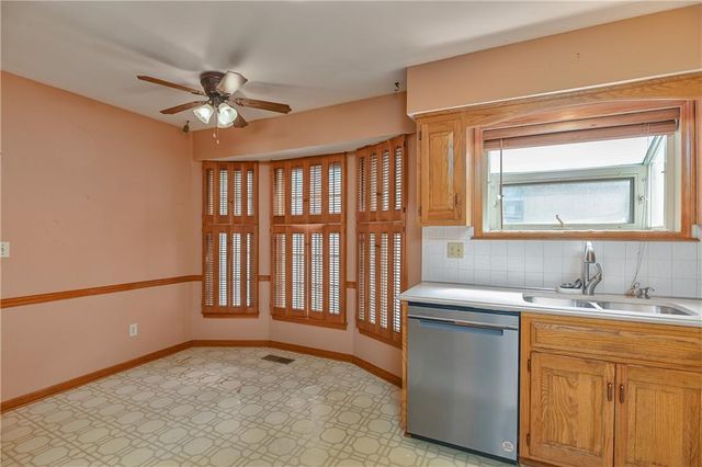 9174 W 102nd Terrace, Overland Park, KS 66212