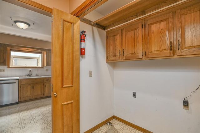 9174 W 102nd Terrace, Overland Park, KS 66212
