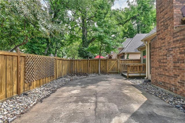 9174 W 102nd Terrace, Overland Park, KS 66212