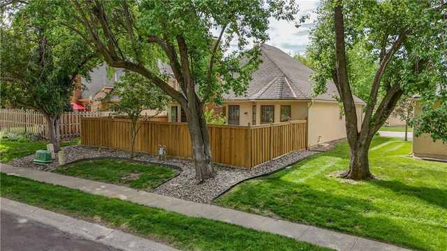 9174 W 102nd Terrace, Overland Park, KS 66212