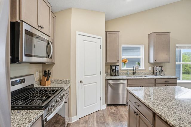 18137 Hidden Creek Trail, Lakeville, MN 55044