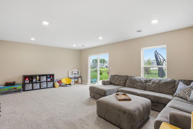 18137 Hidden Creek Trail, Lakeville, MN 55044
