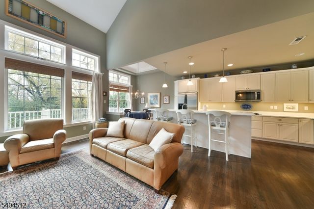 617 Heath Ct, Lambertville City, NJ 08530