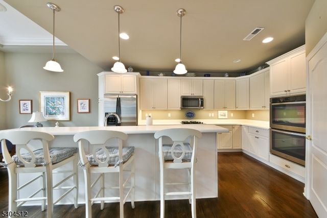 617 Heath Ct, Lambertville City, NJ 08530