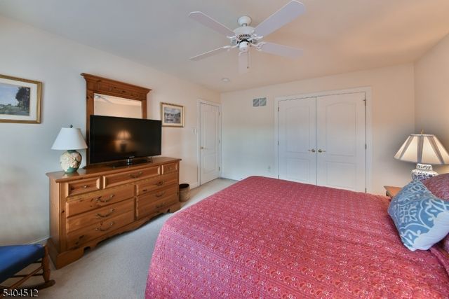 617 Heath Ct, Lambertville City, NJ 08530