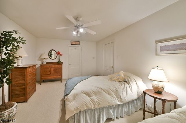 617 Heath Ct, Lambertville City, NJ 08530