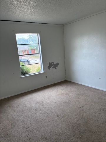 621 Dayton Road, Mansfield, TX 76063