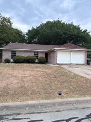 621 Dayton Road, Mansfield, TX 76063