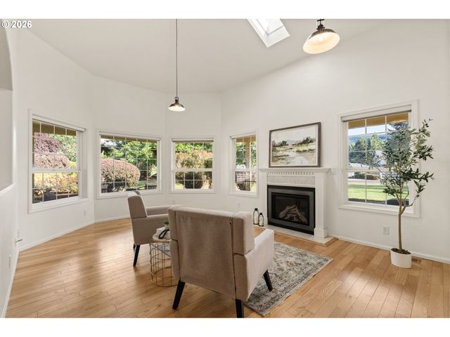 39141 Easton Ln, Springfield, OR 97477