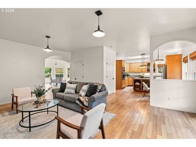 39141 Easton Ln, Springfield, OR 97477