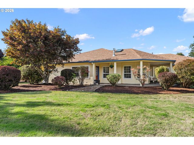 39141 Easton Ln, Springfield, OR 97477