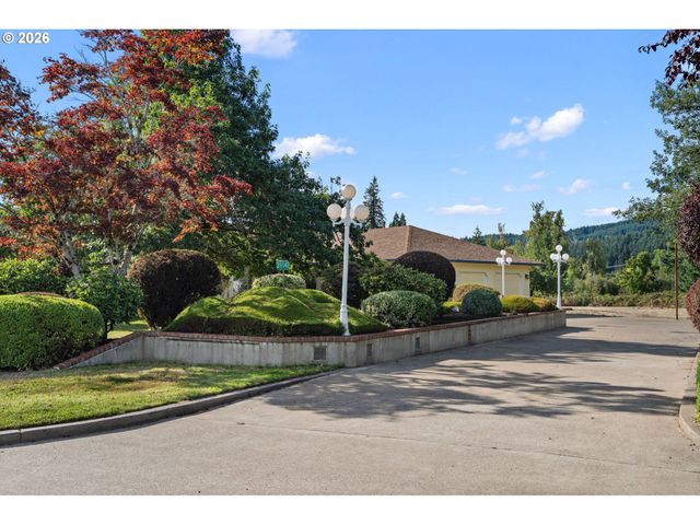 39141 Easton Ln, Springfield, OR 97477