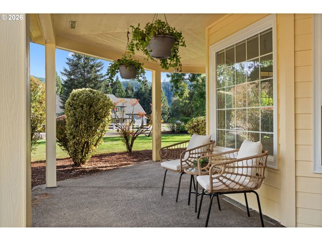 39141 Easton Ln, Springfield, OR 97477