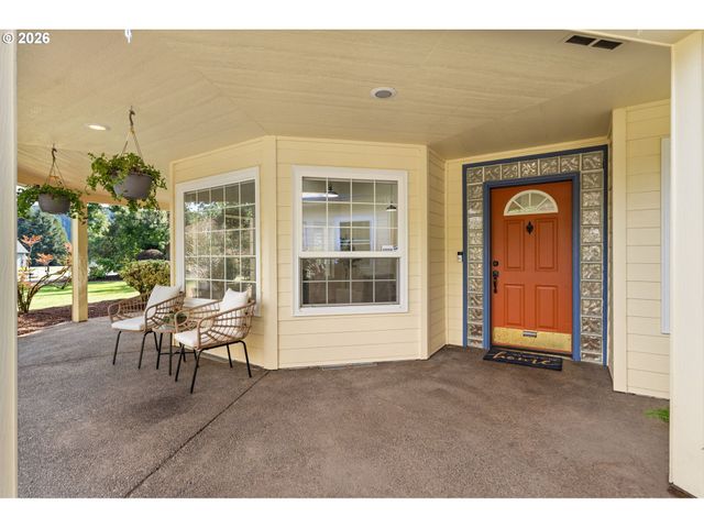39141 Easton Ln, Springfield, OR 97477