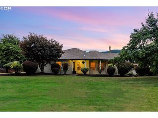 39141 Easton Ln, Springfield, OR 97477
